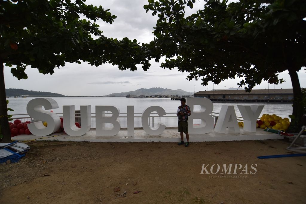 Salah satu sudut di kawasan Teluk Subic, Filipina, pada Desember 2019. Sampai 1992, Amerika Serikat mengoperasi pangkalan laut di tempat ini. Pada November 2022 diungkap, AS akan mengucurkan puluhan juta dollar AS untuk merevitalisasi sejumlah pangkalan militer di Filipina.