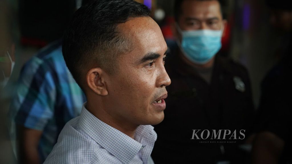 Mantan Kepala Kantor Bea dan Cukai Yogyakarta Eko Darmanto memberi keterangan kepada wartawan setelah menjalani klarifikasi Laporan Harta Kekayaan Penyelenggara Negara (LHKPN) di Kantor Komisi Pemberantasan Korupsi (KPK), Jakarta, Selasa (7/3/2023). 