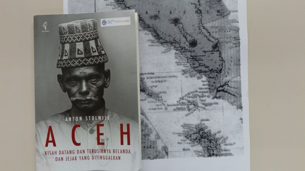 Halaman muka buku berjudul '