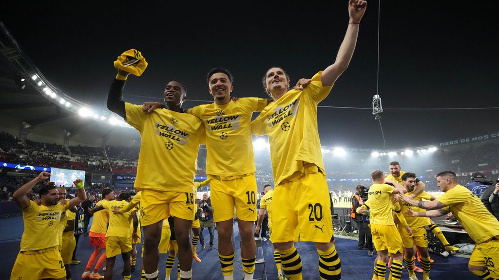 Selebrasi para pemain Borussia Dortmund setelah lolos ke final Liga Champions (7/5/2024). Dortmund unggul atas Paris Saint-Germain di partai semifinal.