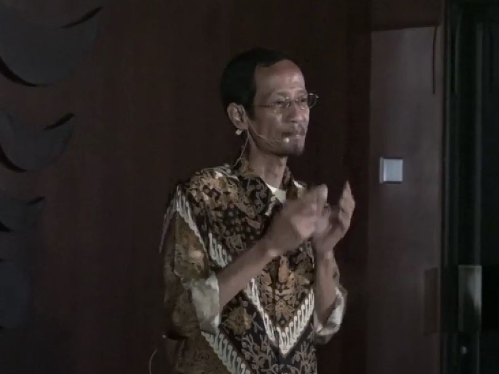 Widya Sawitar saat menjadi pembicara dalam forum TEDx dan Universitas Indonesia bertema ”Cosmology as the Medium of Self Reflection” di Jakarta pada 21 Mei 2020.