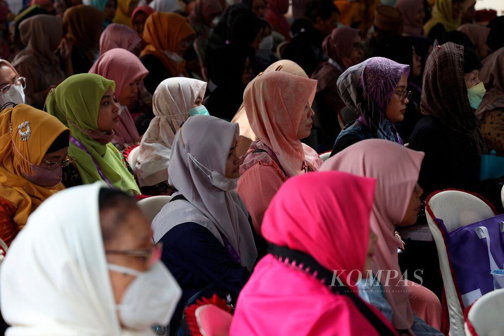 Peserta dari perwakilan organisasi, pesantren, dan individu mengikuti KUPI-2 di Pondok Pesantren Hasyim Asy'Ari, Kecamatan Bangsri, Kabupaten Jepara, Jawa Tengah, Kamis (24/11/2022). 