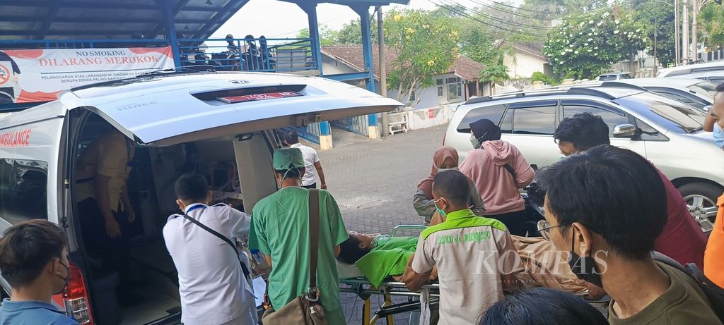 Alen (7), korban kecelakaan minibus dan KA Probowangi, dirujuk ke RSUD Dr Soetomo Surabaya, Senin (20/11/2023) siang. 