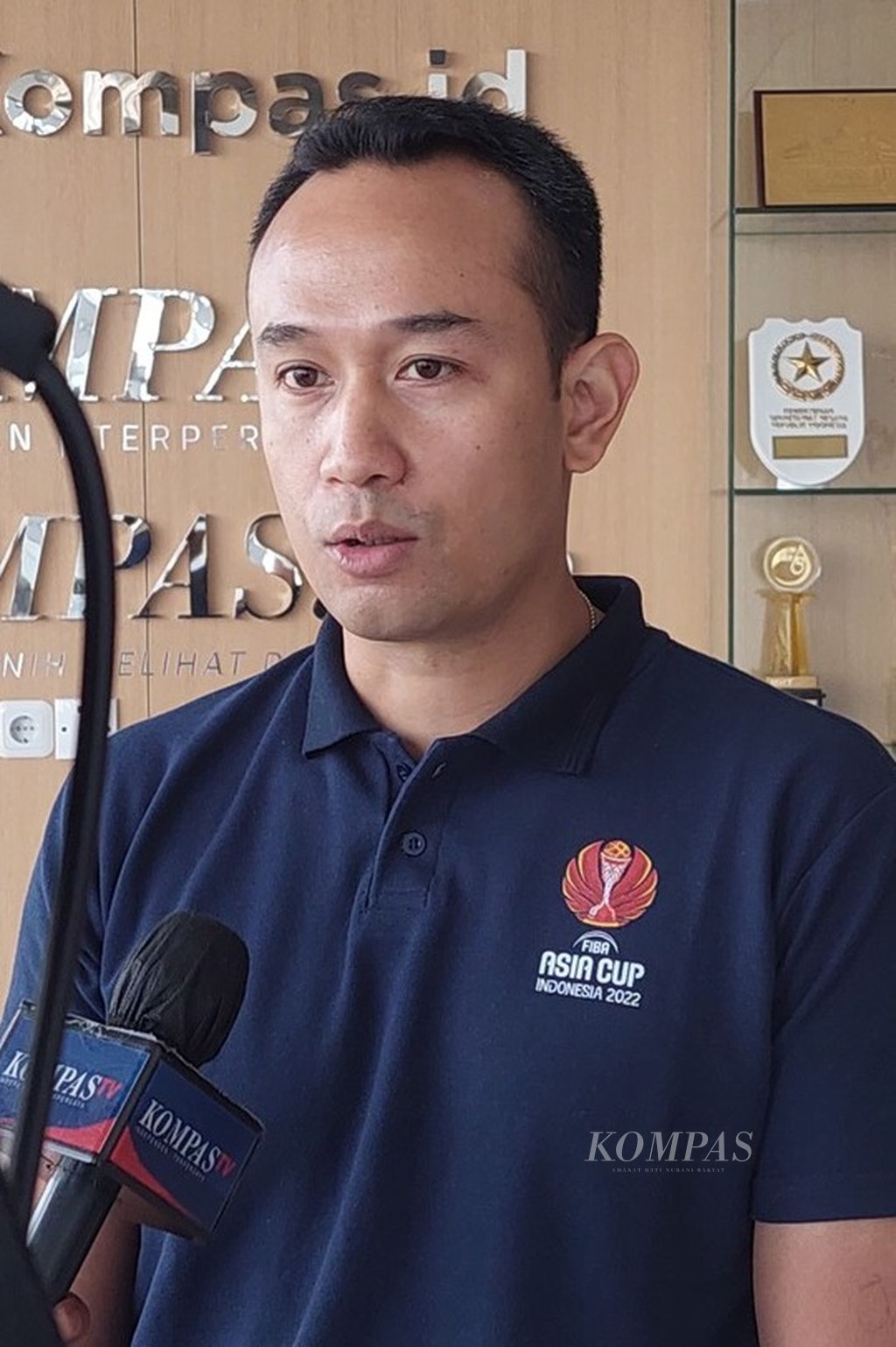 Ketua Panitia Pelaksana Piala Asia FIBA 2022 dan Direktur Utama IBL Junas Miradiarsyah saat berkunjung ke kantor <i>Kompas</i> pada Selasa (14/6/2022).