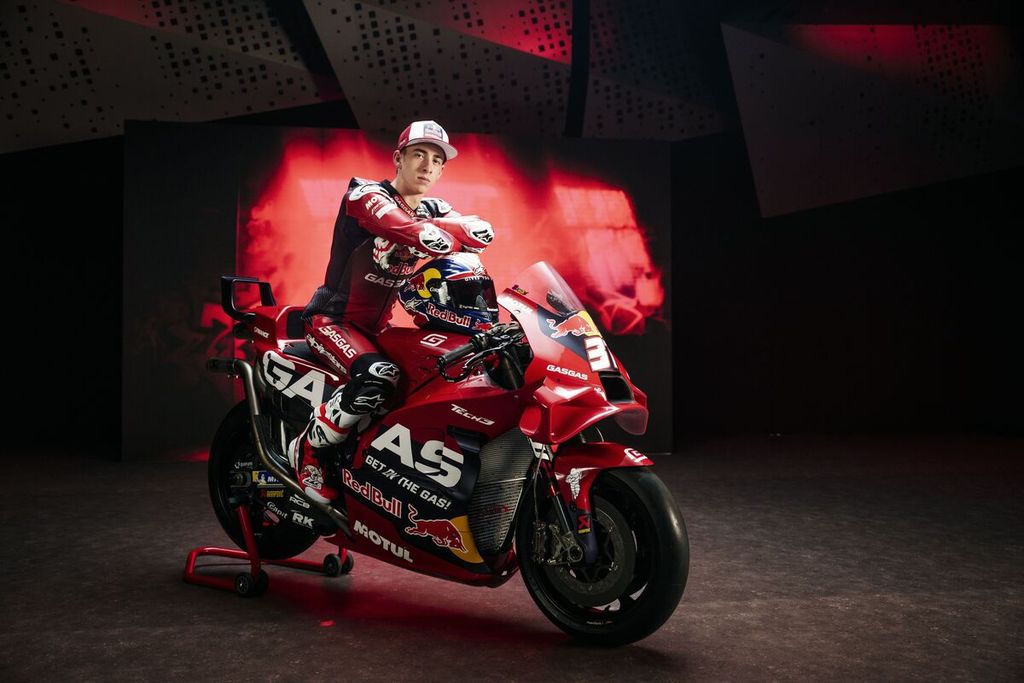 Pedro Acosta yang baru berusia 19 tahun akan menjalani debut MotoGP bersama tim Red Bull Gasgas Tech3. Skuad tim Gasgas dan tampilan motor baru diluncurkan pada Senin (29/1/2024).