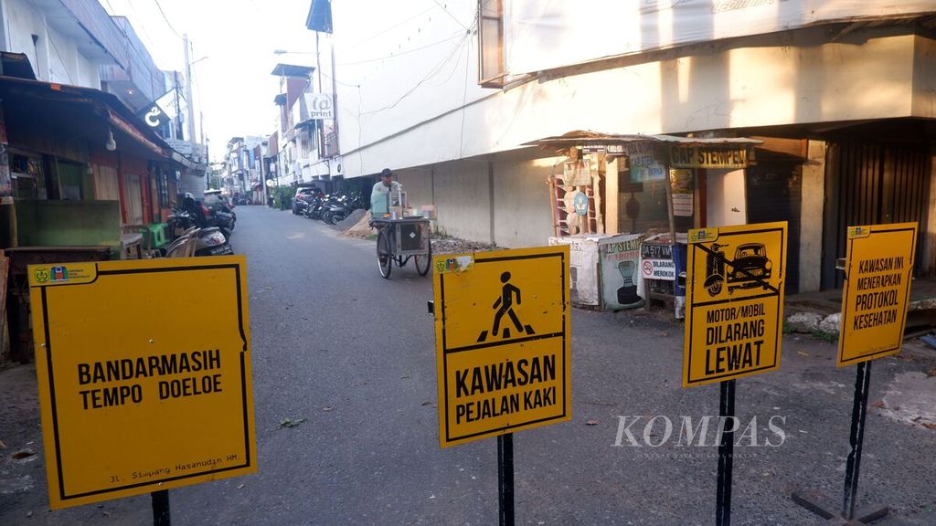 Kawasan Bandarmasih Tempo Doeloe di Kota Banjarmasin, Kalimantan Selatan, mulai ditutup bagi lalu lintas kendaraan bermotor, Senin (27/6/2022) sore. 