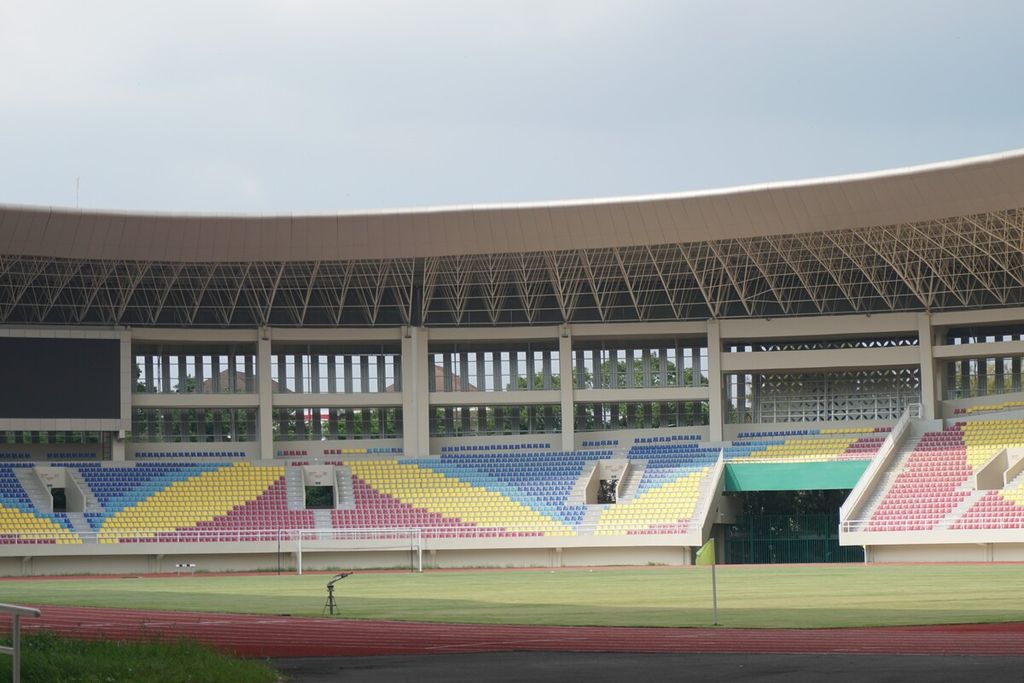 Stadion Manahan, Solo, Jawa Tengah, Jumat (24/1/2020). Stadion ini ditetapkan menjadi salah satu tempat untuk pertandingan Piala Dunia U-20 2023.