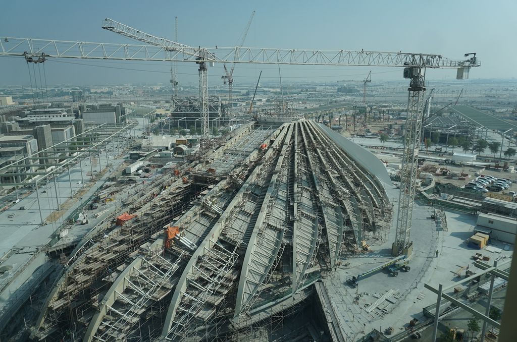Proyek infrastruktur untuk Expo 2020 Dubai tengah dikerjakan di Dubai, Uni Emirat Arab (UEA), Selasa (22/10/2019). Pemerintah UEA menggandeng perusahaan multinasional Siemens untuk merancang dan mewujudkan kota pintar di Expo 2020 Dubai.