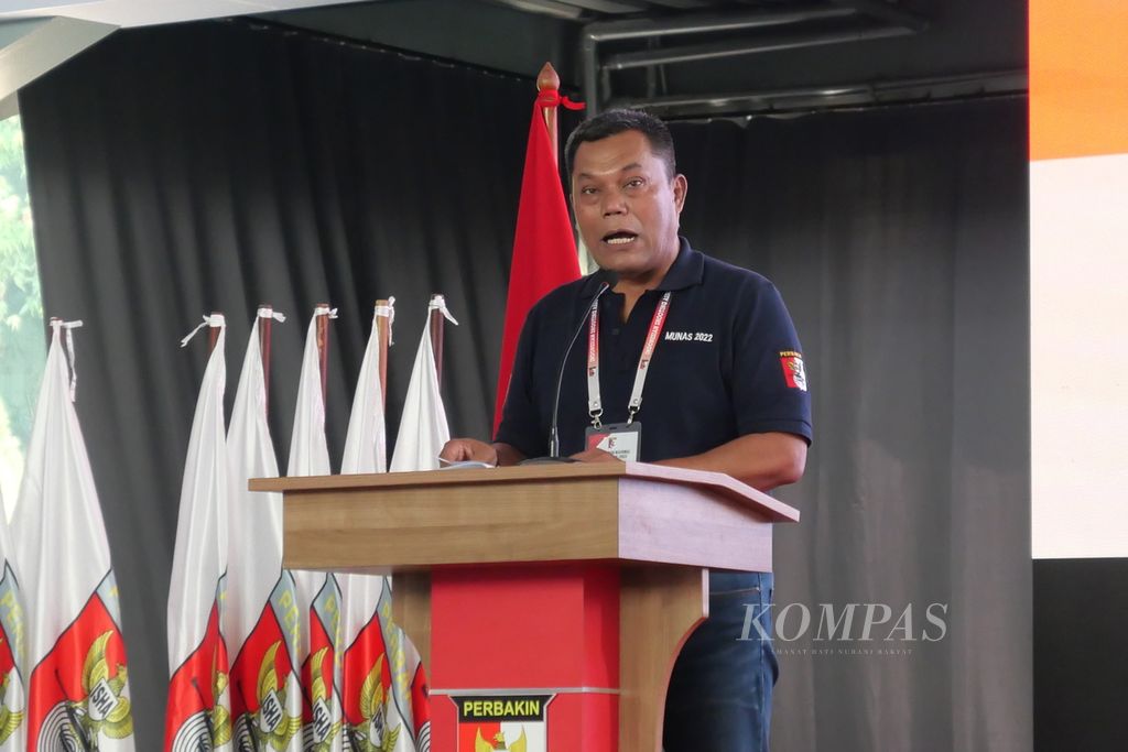 Joni Supriyanto menyampaikan laporan pertanggung jawabannya sebelum terpilih sebagai Ketua Umum Pengurus Besar Persatuan Menembak Indonesia (PB Perbakin) 2022-2026 di Lapangan Tembak Senayan, Jakarta Pusat, Sabtu (17/12/2022). 