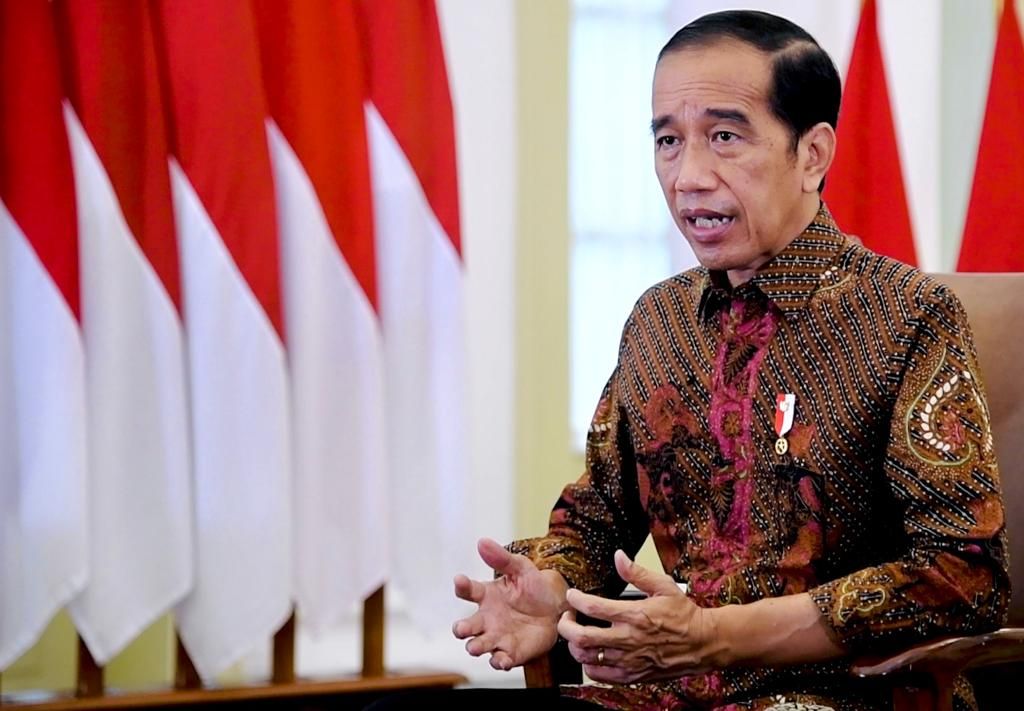  Presiden Joko Widodo menyampaikan keterangan pers tentang perkembangan Covid-19 di Istana Kepresidenan Bogor, Jumat (28/1/2022).