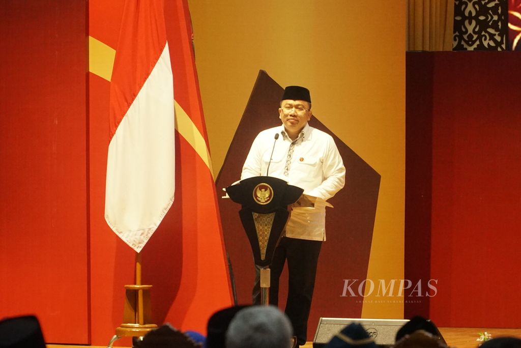 Sekretaris Jenderal Pengurus Pusat Masyarakat Ekonomi Syariah Iggi Haruman Achsien memberikan sambutan dalam acara pembukaan Minangkabau Halal Festival, di Auditorium Universitas Negeri Padang, Kota Padang, Sumatera Barat, Jumat (8/9/2023).