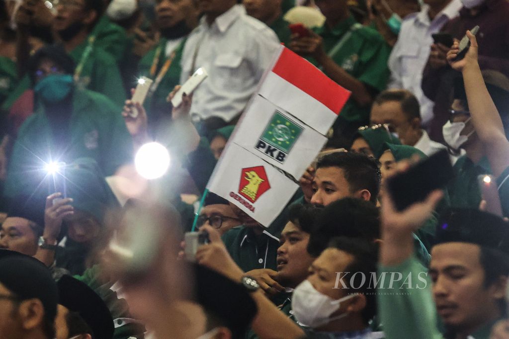 Kader Partai Gerindra dan PKB menghadiri deklarasi koalisi Partai Gerindra dengan PKB dalam Pemilu 2024 di Sentul, Bogor, Jawa Barat, Sabtu (13/8/2022). 