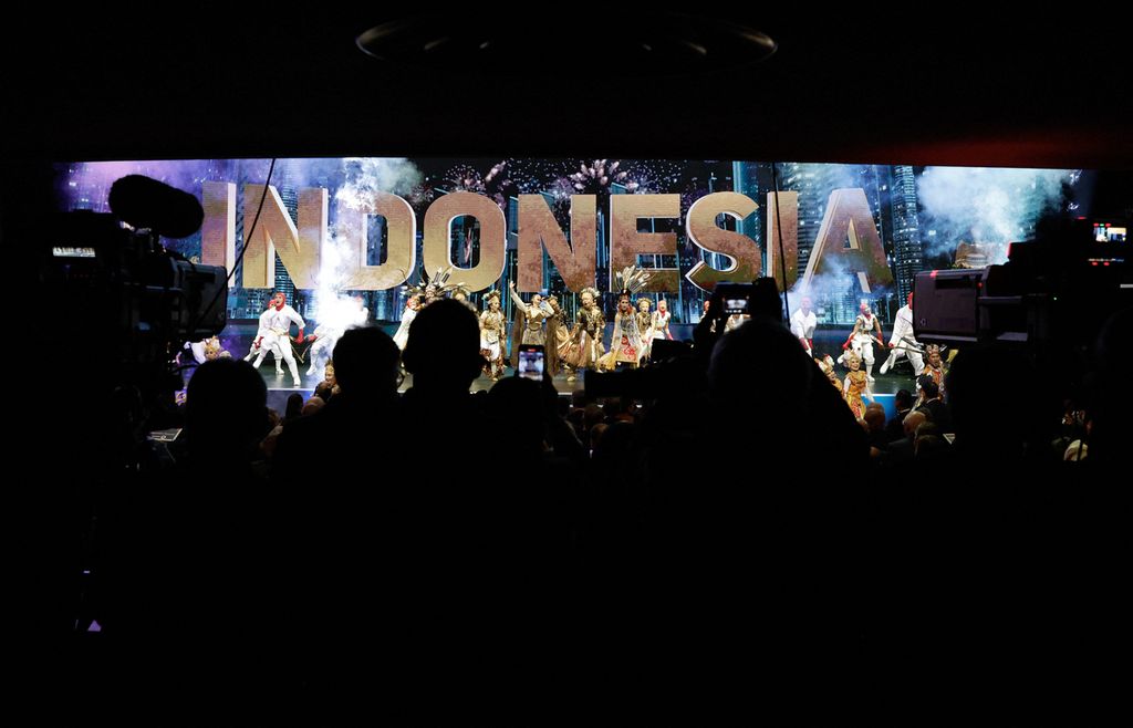 Seniman Indonesia tampil di pembukaan pameran dagang Hannover Messe, Minggu (16/4/2023) di Hannover, Jerman. Untuk ketiga kalinya, Indonesia menjadi negara mitra di pameran dagang dan teknologi itu.