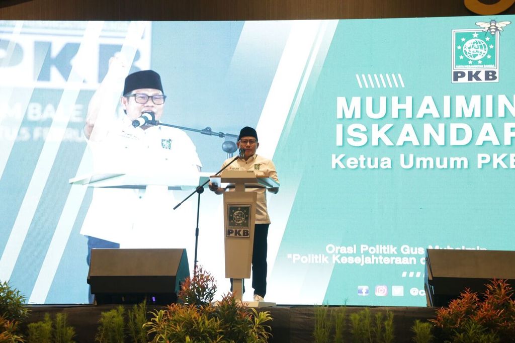 Ketua Umum Partai Kebangkitan Bangsa Muhaimin Iskandar pada acara Bimbingan Teknis Fraksi PKB dan DPC PKB Se-Jawa Barat di Cirebon, Jabar, Sabtu (26/2/2022). 