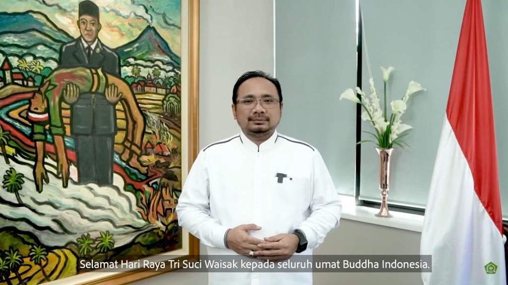Menteri Agama Yaqut Cholil Qoumas saat mengucapkan selamat memperingati hari Trisuci Waisak 2566 Tahun Buddhis yang ditayangkan kanal Youtube Kementerian Agama, Senin (16/5/2022).