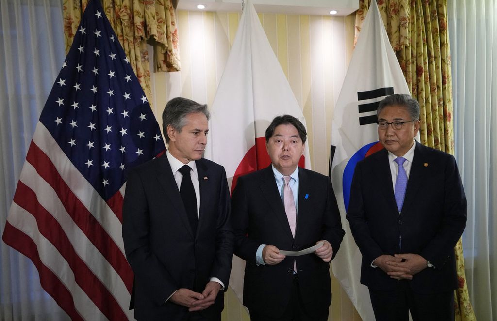 Menteri Luar Negeri Amerika Serikat Antony Blinken, Menteri Luar Negeri Jepang Yoshimasa Hayashi, dan Menteri Luar Negeri Korea Selatan Park Jin bertemu di Konferensi Keamanan Munich (MSC) di Munich, Jerman selatan, Sabtu (18/2/2023).