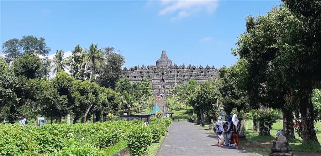 Di musim libur Lebaran tahun ini, jumlah pengunjung di Candi Borobudur, Kabupaten Magelang, Jawa Tengah, akan mulai dibatasi.