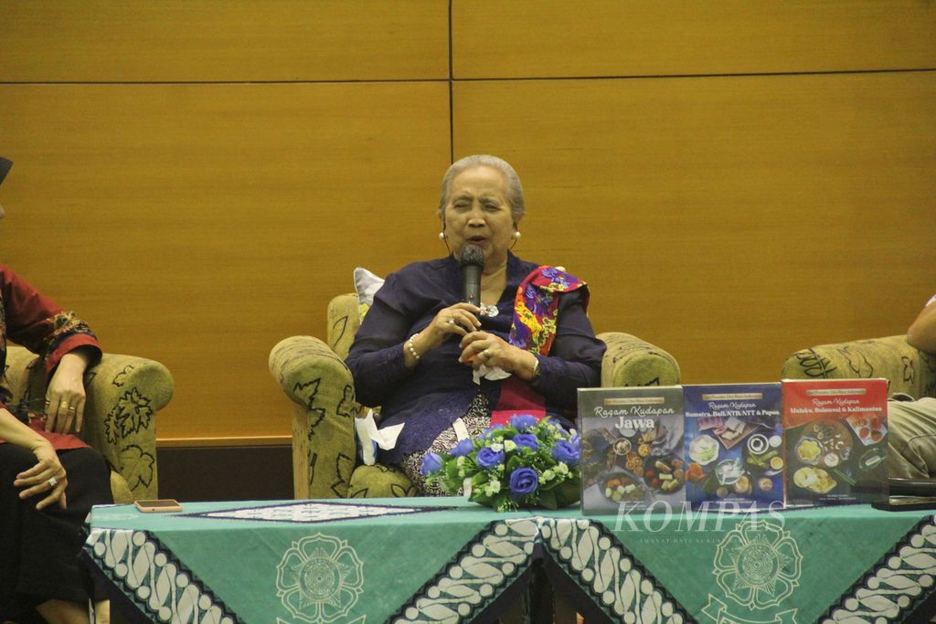 Professor of Food Science and Technology at Gadjah Mada University (UGM) Murdijati Gardjito spoke at the launch of three books about Indonesian snacks, Thursday (30/3/2023), at the UGM Faculty of Agricultural Technology campus, Sleman Regency, Special Region of Yogyakarta..