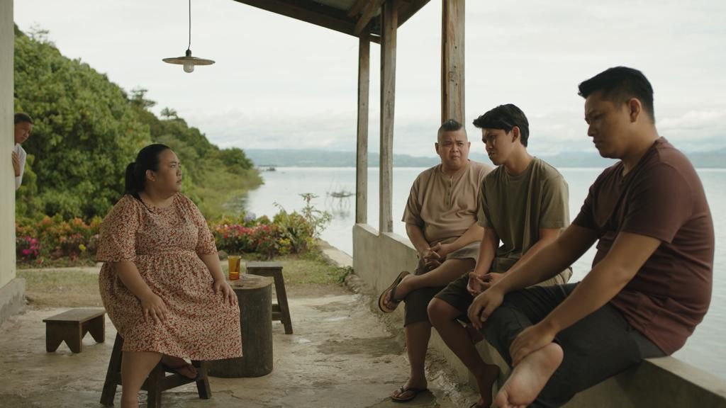 Salah satu adegan dalam film <i>Ngeri-ngeri Sedap</i>. Film yang sukses secara komersial dengan jumlah penonton tak kurang dari 2,6 juta ini menjadi wakil film Indonesia untuk proses nominasi Oscar. 