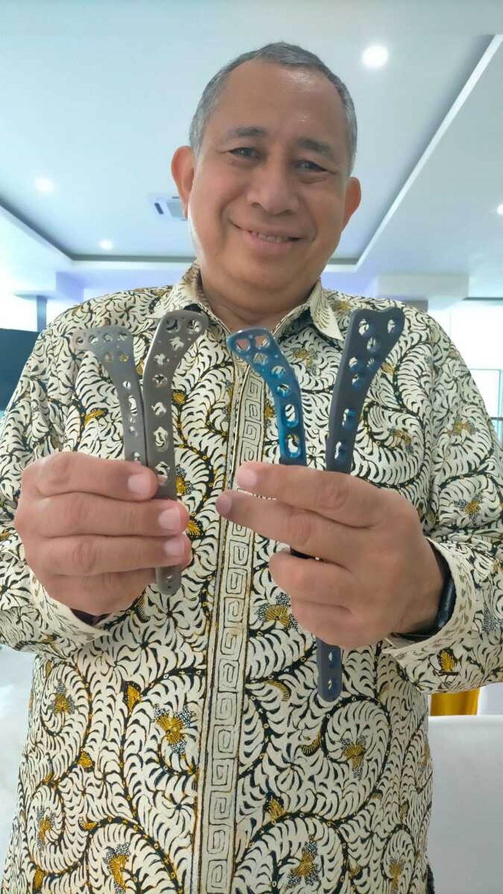 Direktur PT Marthys Orthopaedic Indonesia (MOI) I Ketut Martiana