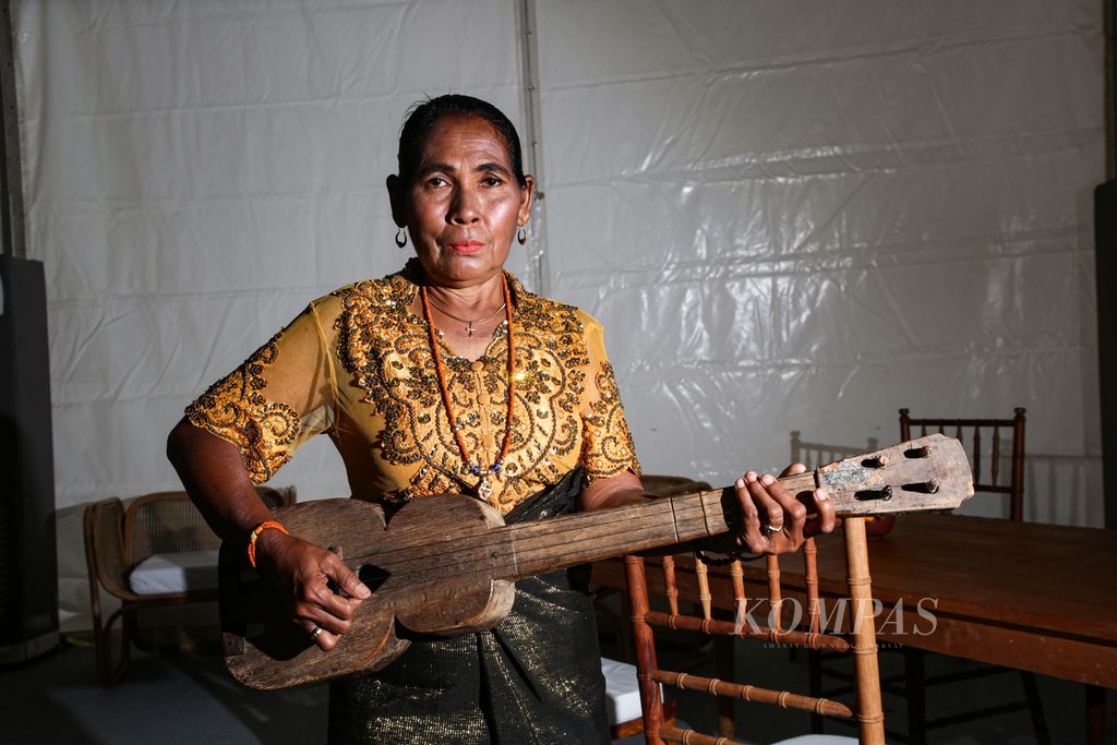 Ata Ratu Seniman alat musik jungga 