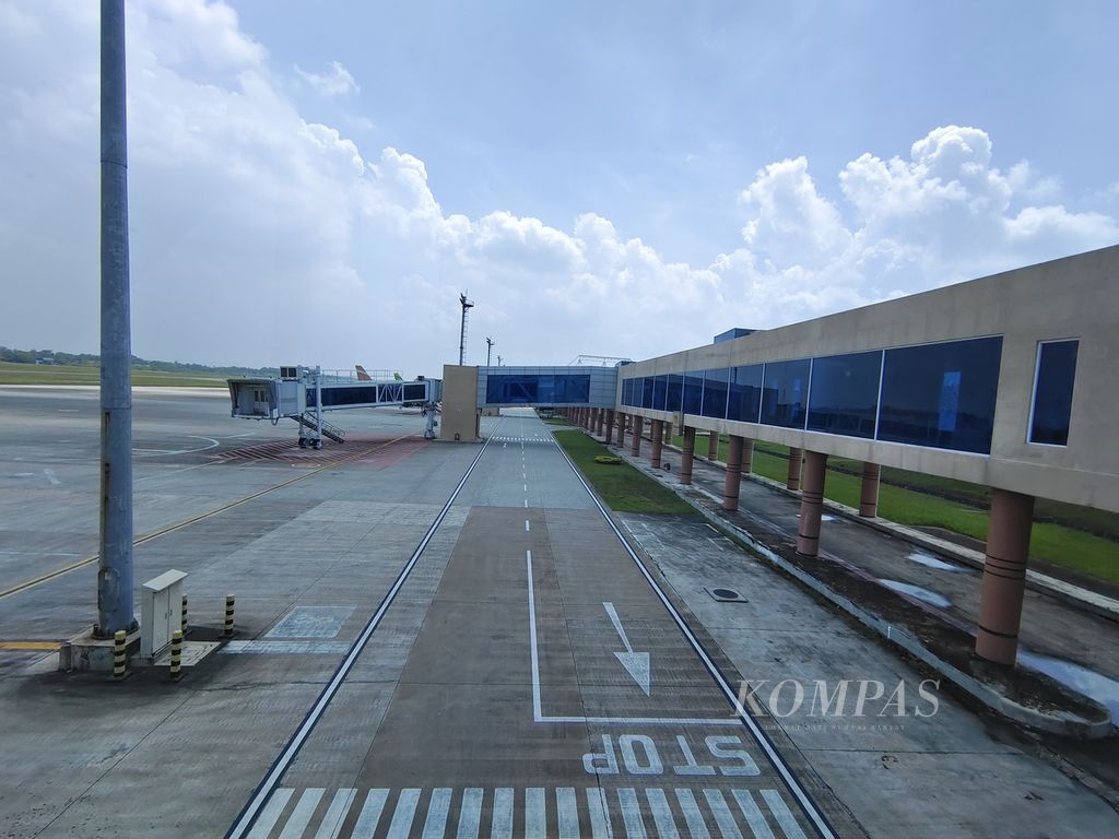 Suasana Bandara Sultan Mahmud Badaruddin II Palembang, Sumatera Selatan, Sabtu (27/4/2024), setelah tidak lagi menyandang status bandara internasional. 