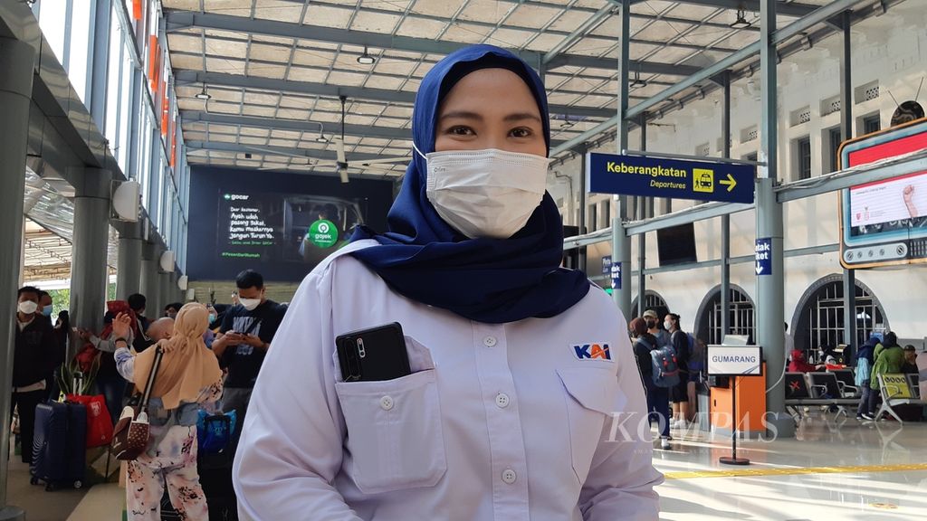 Kepala Humas PT KAI Daop I Jakarta, Eva Chairunisa saat sitemui di Stasiun Pasar Senen, Jakarta, Selasa (18/5/2021).