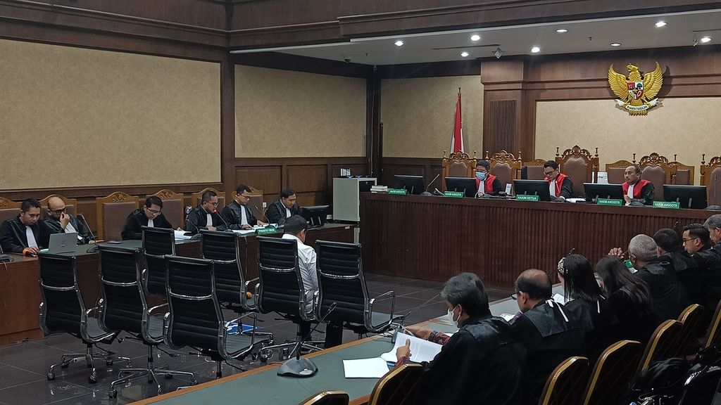 Suasana persidangan pembacaan dakwaan kasus suap Lukas Enembe di Pengadilan Tindak Pidana Korupsi Jakarta, Rabu (5/4/2023).