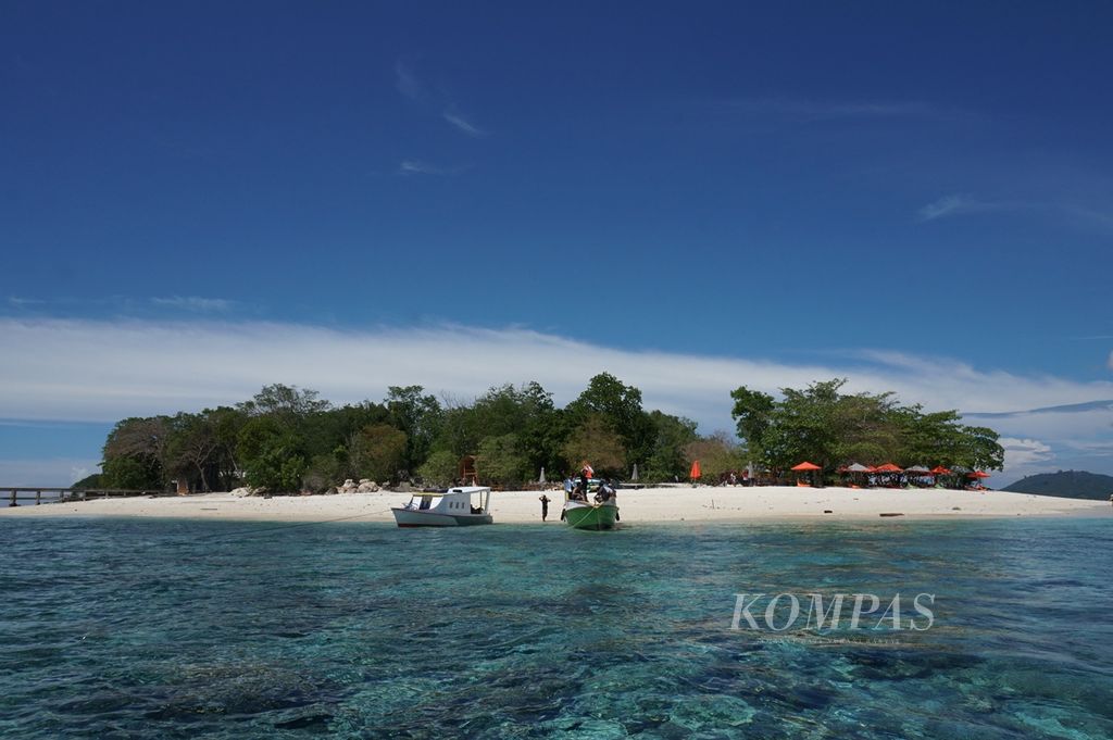 Suasana Pulau Lihaga yang masuk Likupang Barat, Minahasa Utara, Sulawesi Utara. Kamis (28/11/2019).