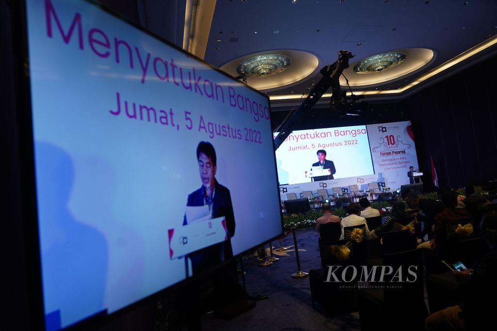 Ketua Forum Pemred Arifin Asydhad saat membuka acara Peringatan 10 Tahun Forum Pemimpin Redaksi di Hotel Raffless Jakarta, Kuningan, Jakarta, Jumat (5/8/2022). 