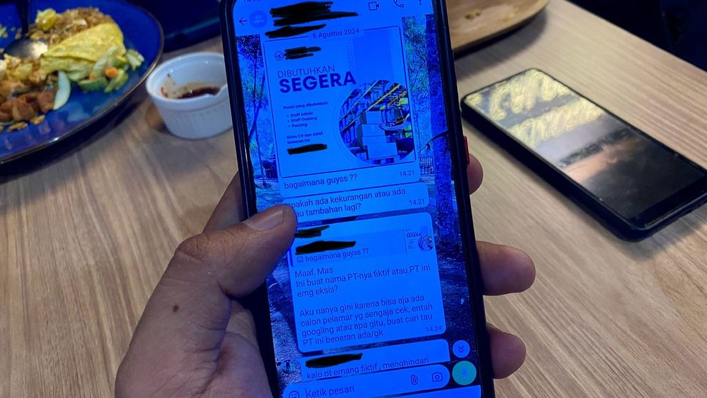 Tangkapan layar percakapan di grup Whatsapp para anggota staf di entitas penyalur tenaga kerja yang diambil pada Kamis (15/8/2024).