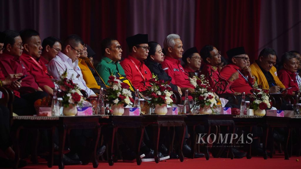 Para tamu yang hadir dan mendengarkan pidato Ketua Umum PDI-P Megawati Soekarnoputri pada pembukaan Rakernas V PDI-P di Beach City International Jakarta, Ancol, Jakarta, Jumat (24/5/2024).
