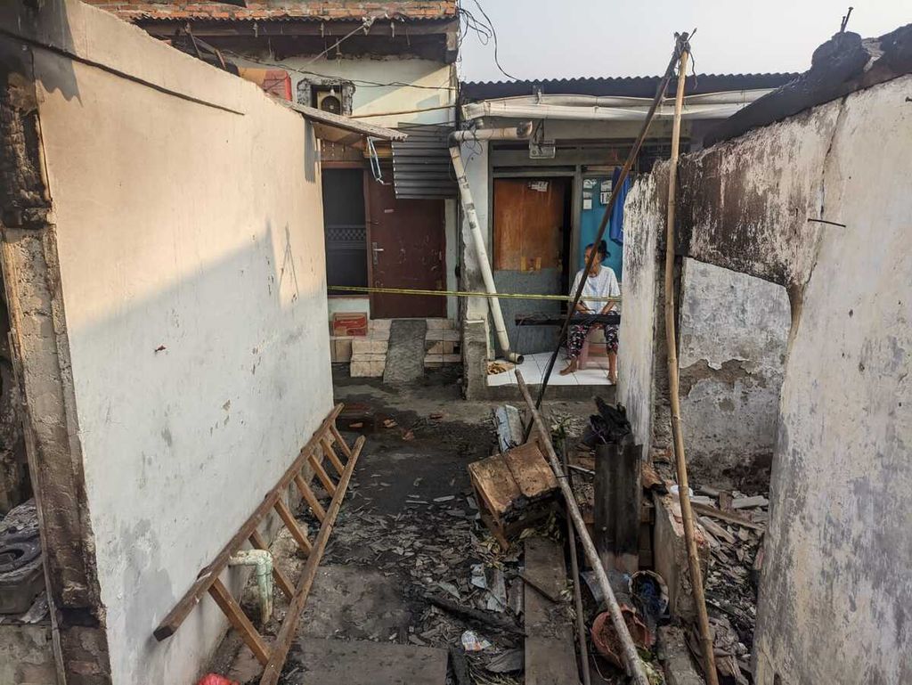 Rumah milik Diana, ibu dari korban T, yang terbakar di kawasan Cakung, Jakarta Timur, Jumat (2/6/2023).