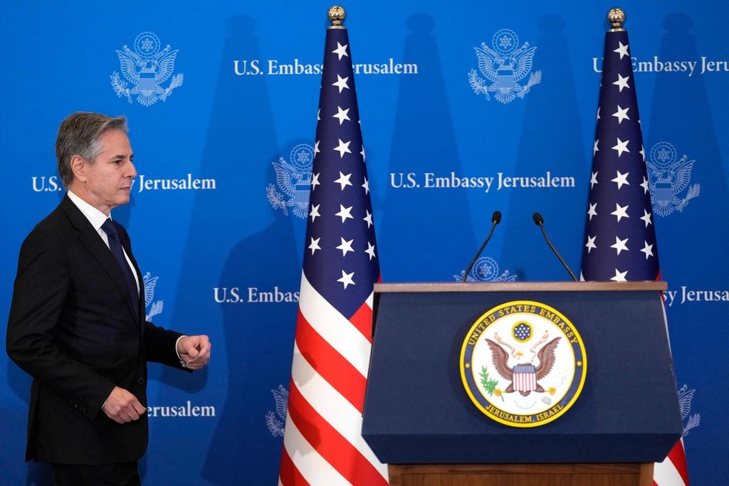 Menteri Luar Negeri Amerika Serikat Antony Blinken bersiap menyampaikan hasil pertemuannya dengan Perdana Menteri Israel Benjamin Netanyahu, Rabu (7/2/2024) di Tel Aviv, Israel. 