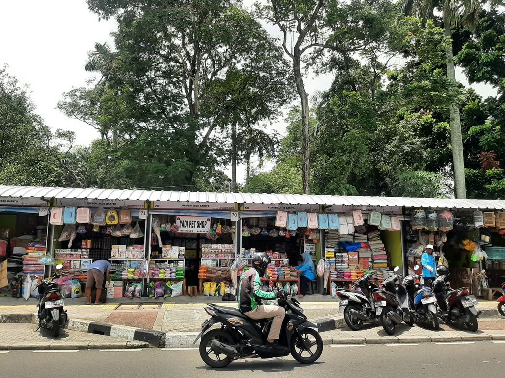 Sejumlah 85 pedagang menempati kios yang telah selesai direvitalisasi di Pasar Hewan Barito, Jakarta Selatan, Minggu (23/10/2022).