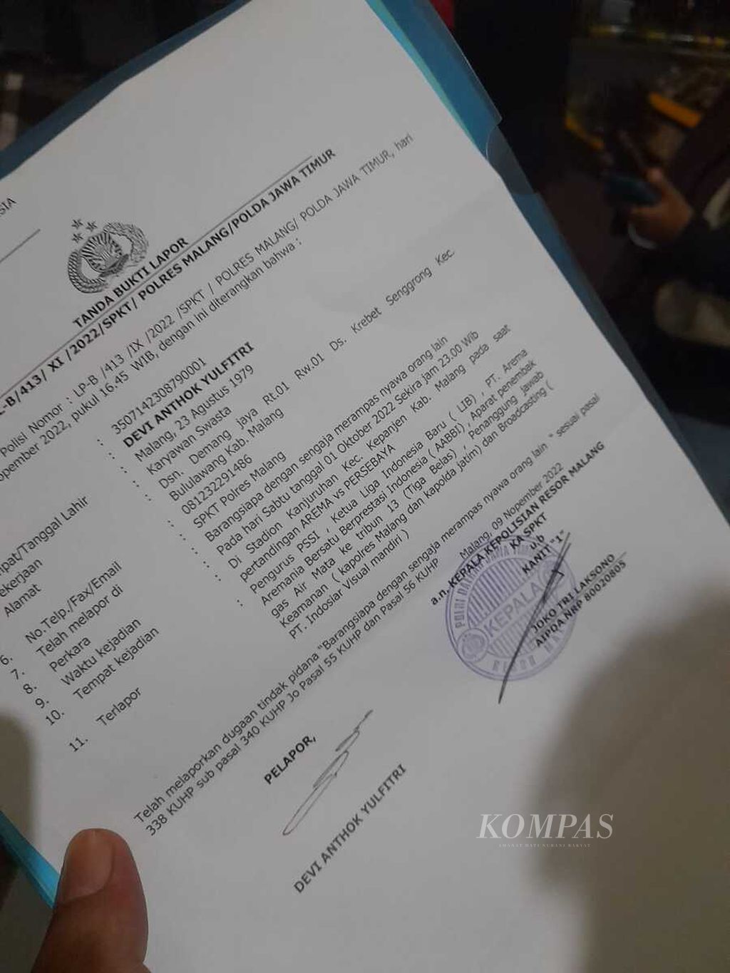 Tanda bukti lapor keluarga korban Tragedi Kanjuruhan ke Kepolisian Resor Malang, Jawa Timur, Rabu (9/11/2022)