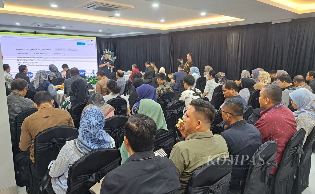 Suasana monitoring Ombudsman RI terkait penyaluran kredit usaha rakyat (KUR) di BRI Regional Office Padang, Kota Padang, Sumatera Barat, Rabu (14/8/2024).