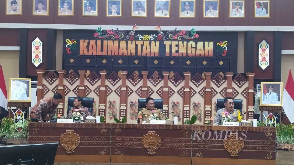 Suasana rapat koordinasi Pemerintah Provinsi Kalimantan Tengah bersama KPK di Kota Palangka Raya, Kalteng, Rabu (23/4/2024). Pemerintah Provinsi Kalteng dinilai masih rawan korupsi bersama enam kabupaten lainnya. 