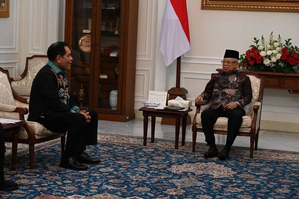 Wakil Presiden Maruf Amin menerima Duta Besar Indonesia untuk Republik Rakyat China Djauhari Oratmangun, Rabu (23/8/2023), di Istana Wapres, Jakarta.