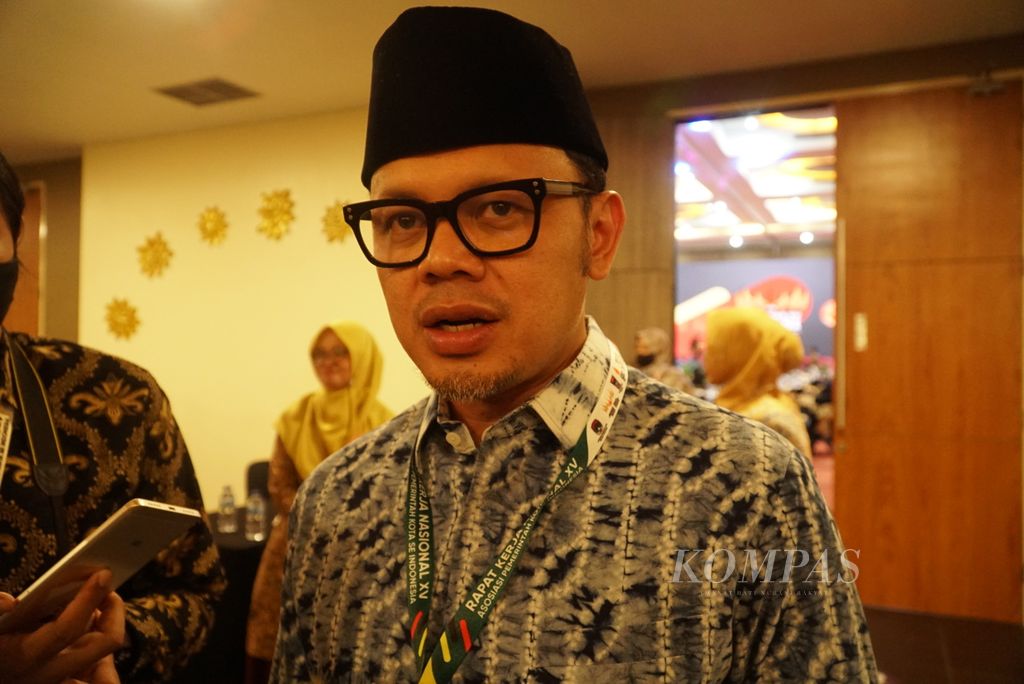 Ketua Apeksi sekaligus Wali Kota Bogor Bima Arya Sugiarto ketika dijumpai di Kota Padang, Sumbar, Minggu (7/8/2022) malam.