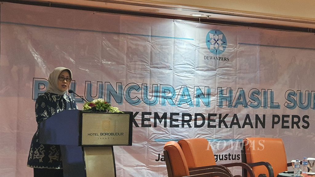 Ketua Dewan Pers Ninik Rahayu saat meluncurkan hasil survei Indeks Kemerdekaan Pers Indonesia 2023 di Hotel Borobudur, Jakarta, Kamis (31/8/2023).