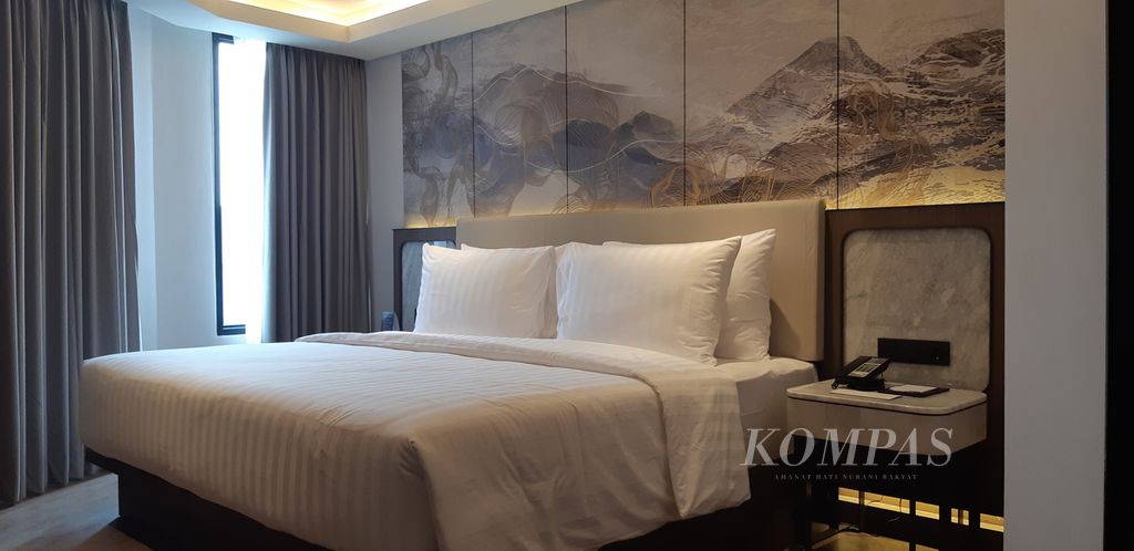 Fasilitas kamar yang ada di Hotel Santika Premiere Lampung, Selasa (26/9/2023).
