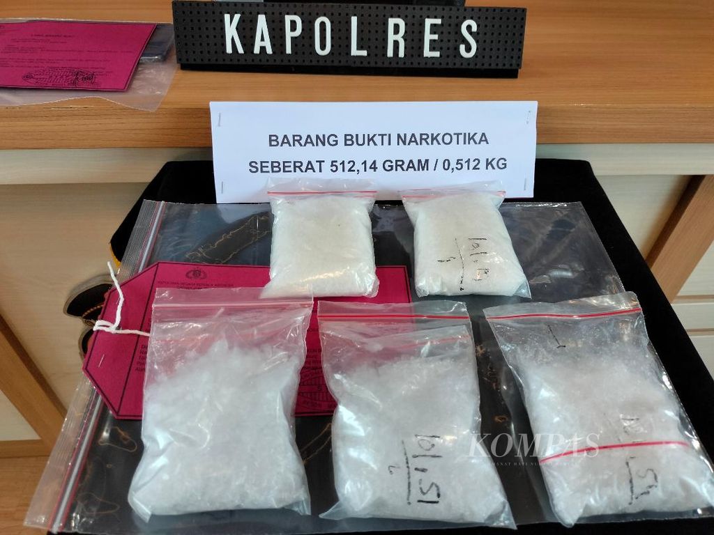 Barang bukti sabu 512,14 gram yang disita polisi dari pelaku di Kabupaten Magelang, Jawa Tengah, Rabu (9/11/2022). 
