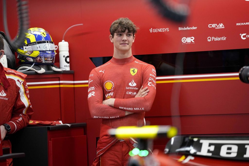 Pebalap muda Ferrari asal Inggris, Oliver Bearman, jelang balap Formula 1 seri Arab Saudi di Sirkuit Jeddah Corniche, Minggu (10/3/2024) dini hari WIB.