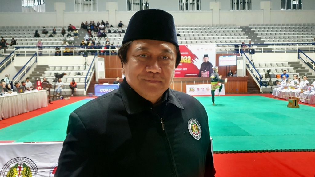 Sekretaris Jenderal Pengurus Besar Ikatan Pencak Silat Indonesia (PB IPSI), Teddy Suratmadji saat ditemui di sela Seleksi Nasional PB IPSI di Padepokan Pencak Silat Indonesia, Jakarta pada Rabu (28/12/2022). PB IPSI Menargetkan 17 medali emas di SEA Games Kamboja 2023.
