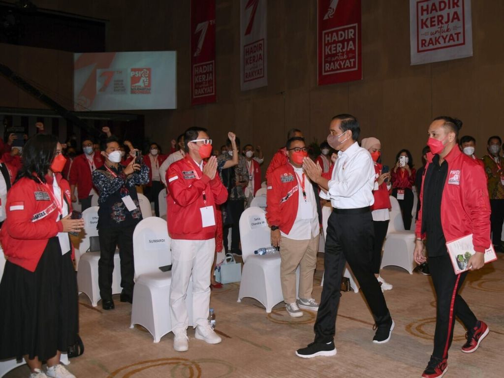 Presiden Joko Widodo hadir dalam Peringatan HUT ke-7 Partai Solidaritas Indonesia (PSI) di The Ballroom Djakarta Theater Building, Jakarta, pada Rabu, 22 Desember 2021. 