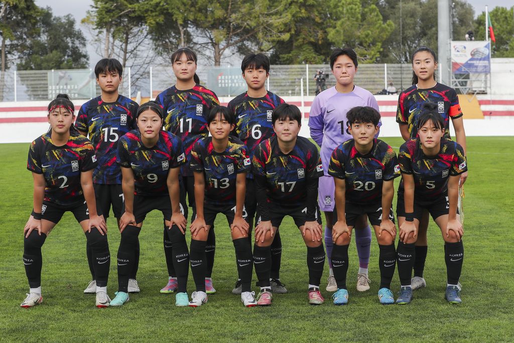 Timnas putri U-17 Korea Selatan mengikuti turnamen persahabatan bersama Portugal dan Irlandia pada Januari lalu di Portugal.