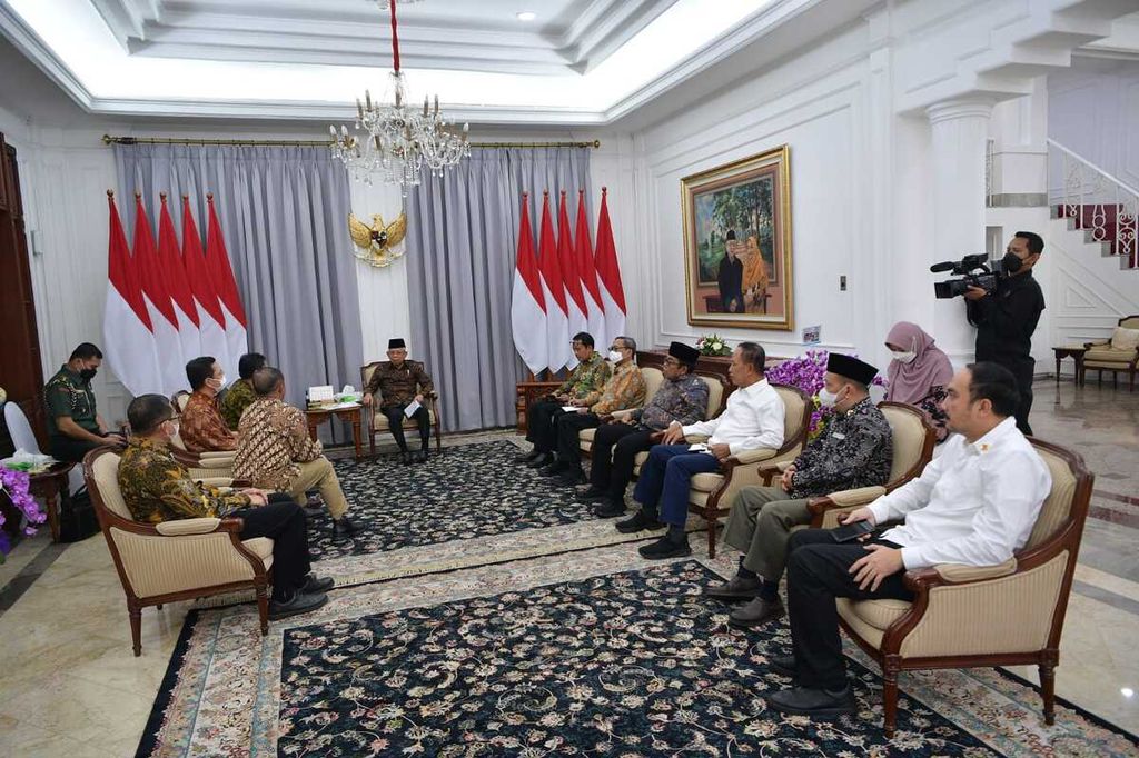 Wakil Presiden Maruf Amin menerima pemimpin PT Ajinomoto Indonesia di kediaman resmi Wapres, Jalan Diponegoro Nomor 2, Jakarta Pusat, Selasa (16/5/2023).