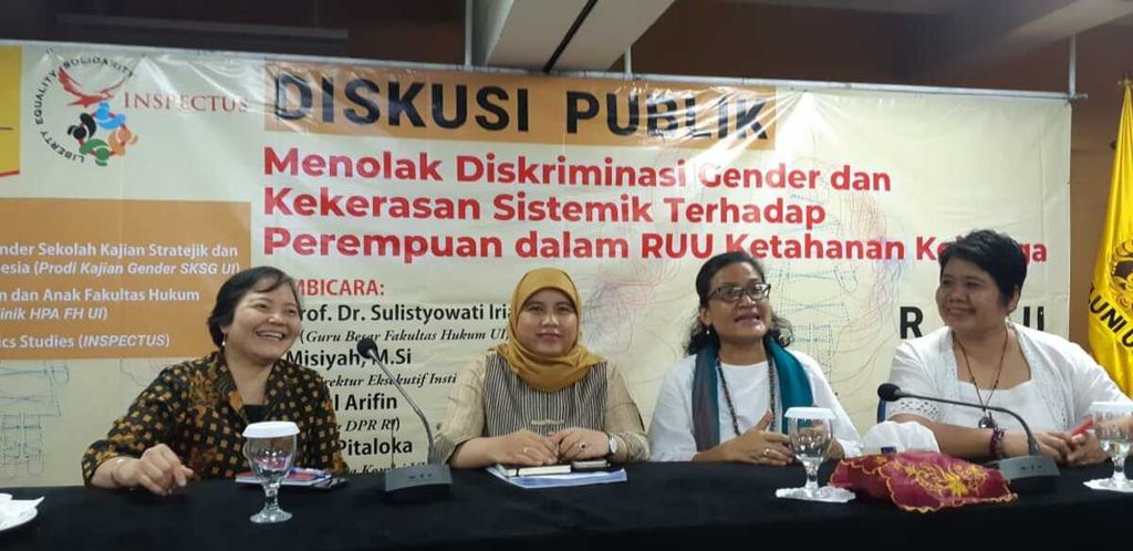 Diskusi Publik bertema “Menolak Diskriminasi Gender dan Kekerasan Sistemik terhadap Perempuan dalam RUU Ketahanan Keluarga” di Gedung IASTH, Universitas Indonesia, Salemba, Jakarta, Rabu (26/2/2020).