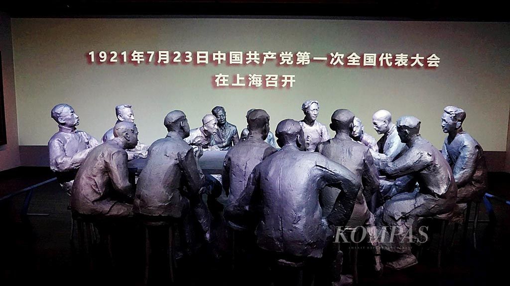 Diorama   rapat rahasia yang kemudian menyepakati pembentukan Partai Komunis China di Museum Kongres Pertama Partai Komunis China di Shanghai, China.   